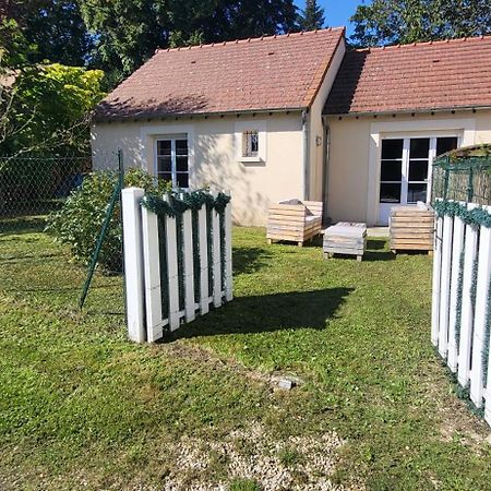 Maison De Plein Pied Avec Jardin Privatif Centre Ville Milly-la-Foret Exterior photo